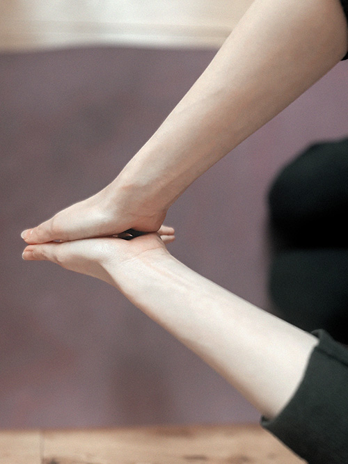 This is what happens when you engage your fingers. Two palms together with a little gap at the base while fingers looking down